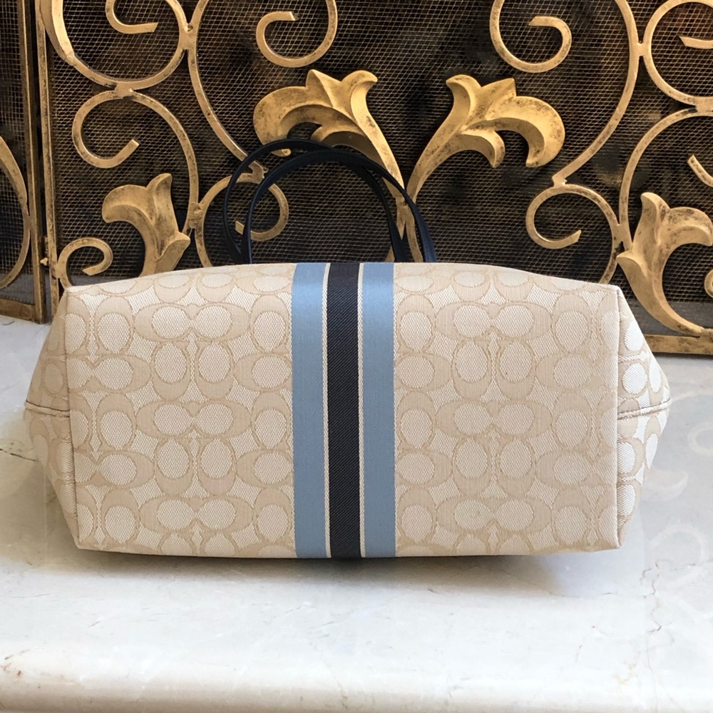 NWT Coach Signature city zip tote&LG wallet - Picture 6 of 8